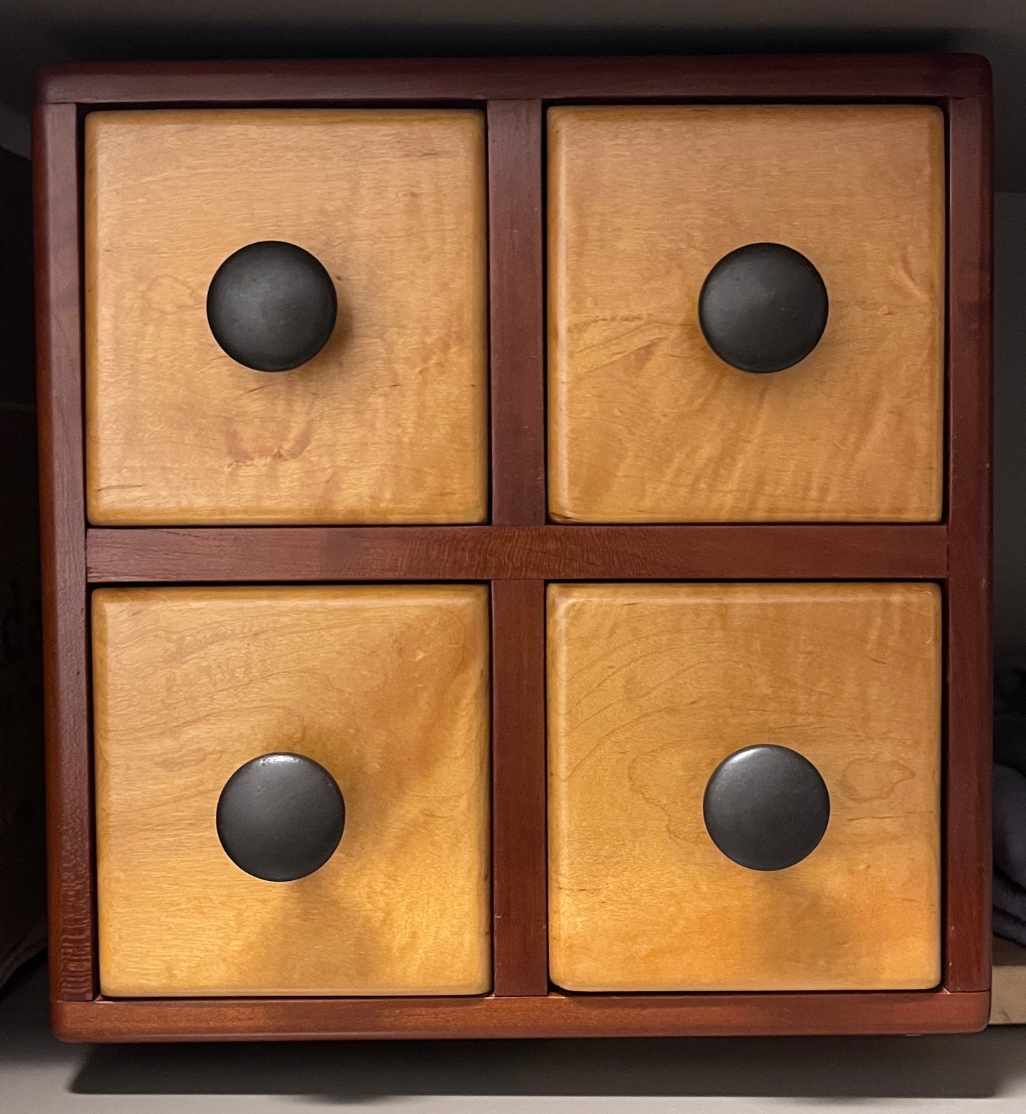 Bob Pricer - 4 Drawer Chest